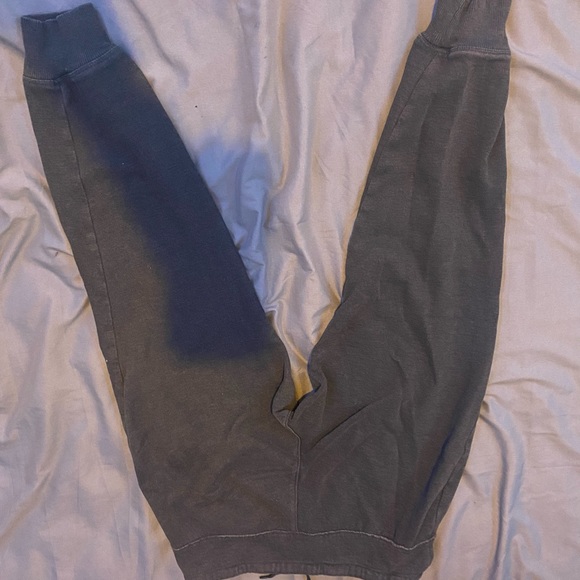2 Pairs of Joggers/ Sweatpants - Picture 5 of 6